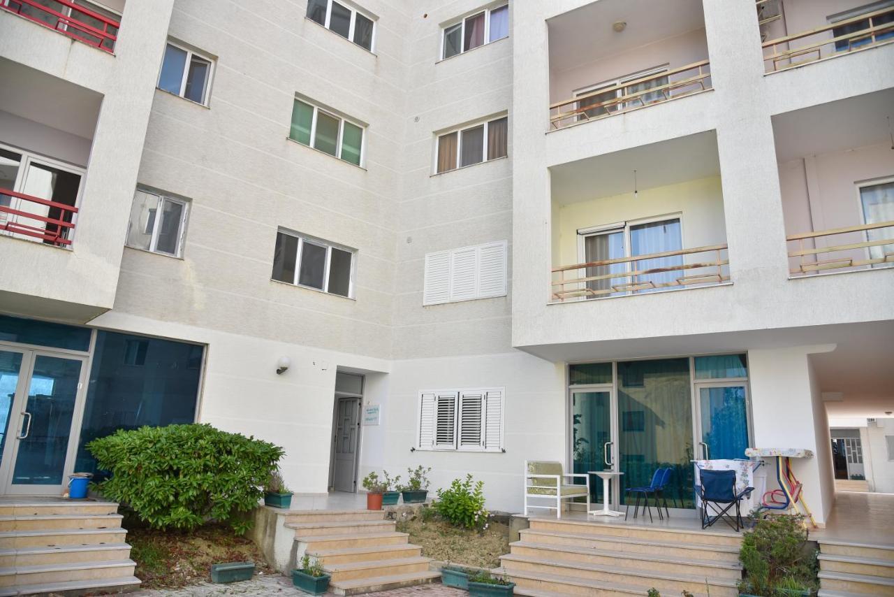 Flowers Apartments Golem  Exterior foto